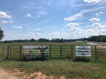 Photo of entrance at Double M Dairy